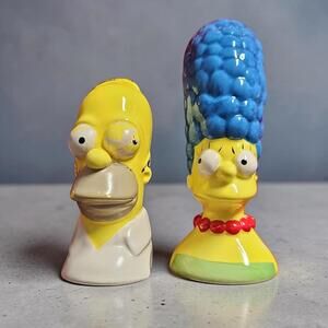 The Simpsons Homer & Marge Salt & Pepper Shakers – 2000 FOX – Ceramic – Read